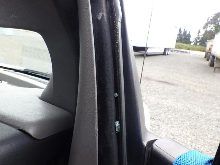2016-utility-van-image-34