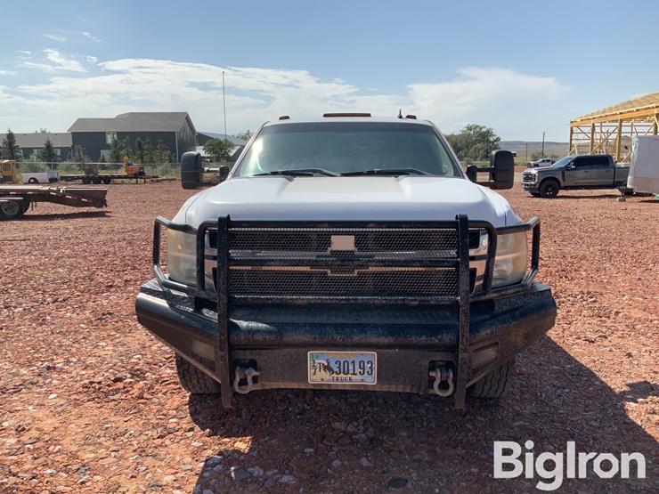 2011-chevrolet-silverado-3500-image-2