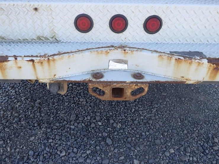2011-ford-f550-image-23