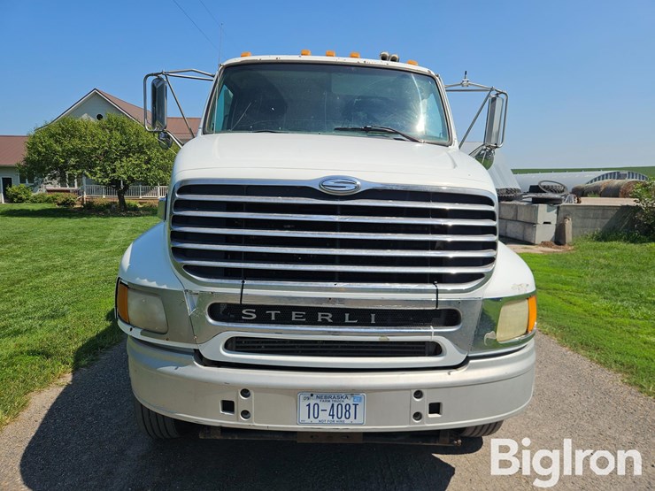 2001-sterling-at9500-image-2