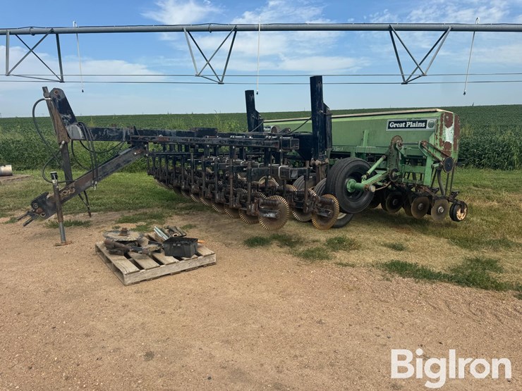 great-plains-solid-stand-15-image-1