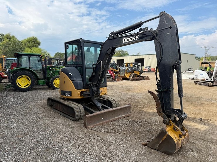 2015-deere-35g-image-6