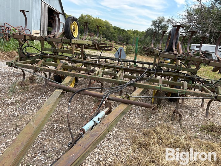 john-deere-1010-image-8
