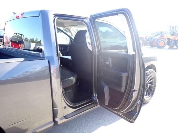 2019-dodge-1500-image-31