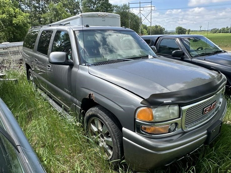 2005-gmc-denali-xl-image-4
