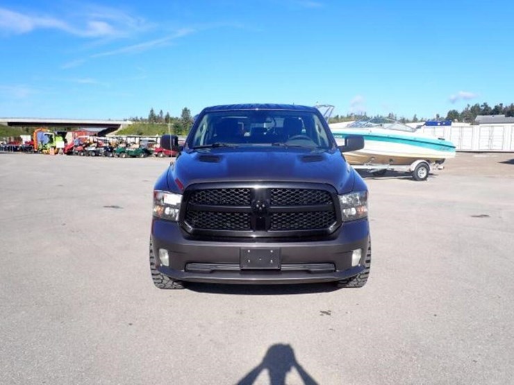 2019-dodge-1500-image-2