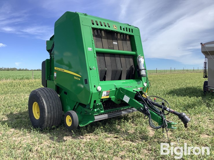 2022-john-deere-560m-image-3