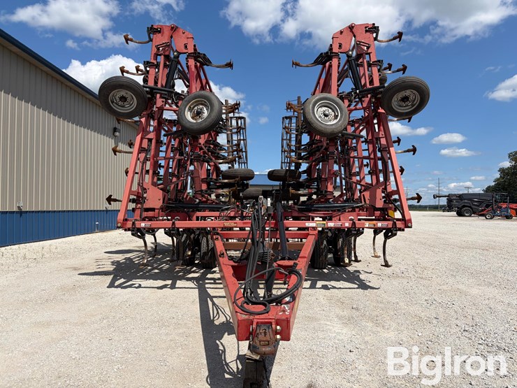2011-case-ih-200-image-2