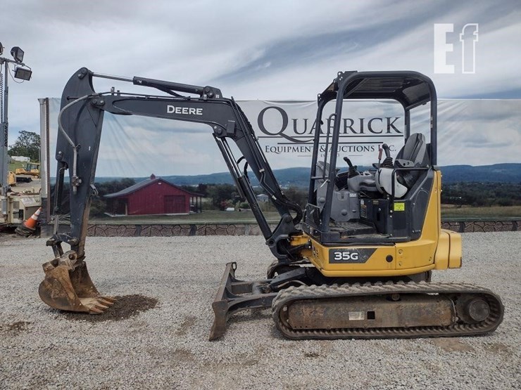 2021-deere-35g-image-1
