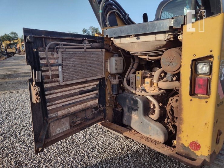 2015-caterpillar-287d-image-29