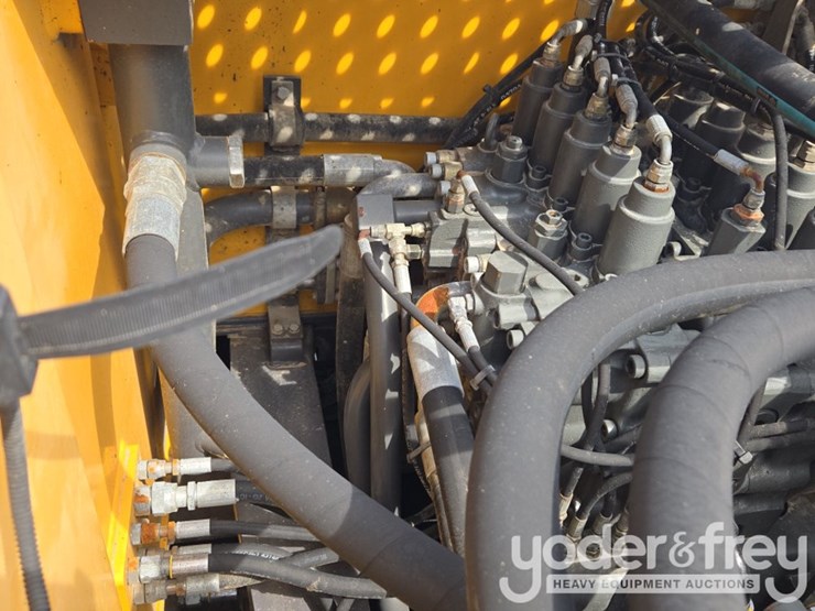 2015-volvo-ec350el-image-42