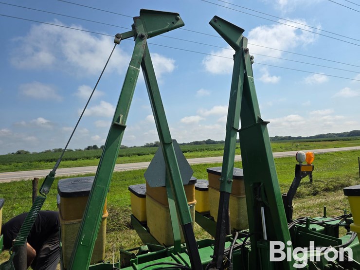 john-deere-7200-image-13