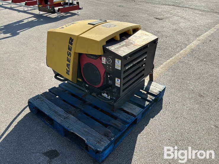 2021-massey-ferguson-730-image-1