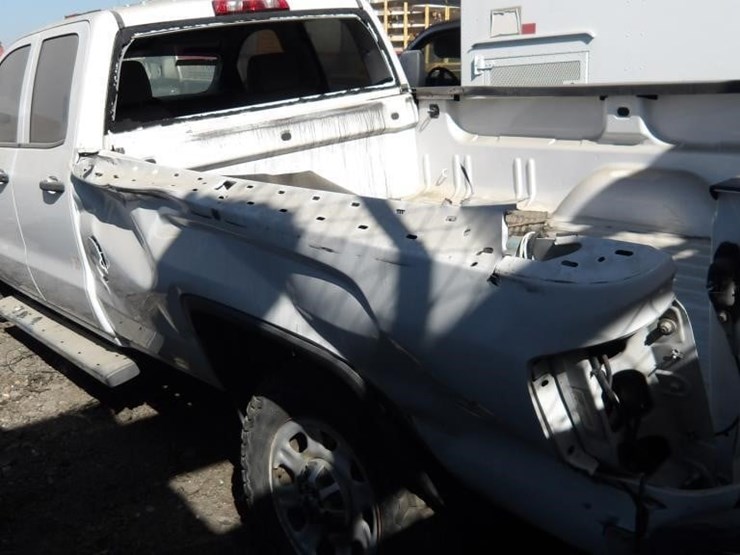 2015-gmc-sierra-3500-image-5