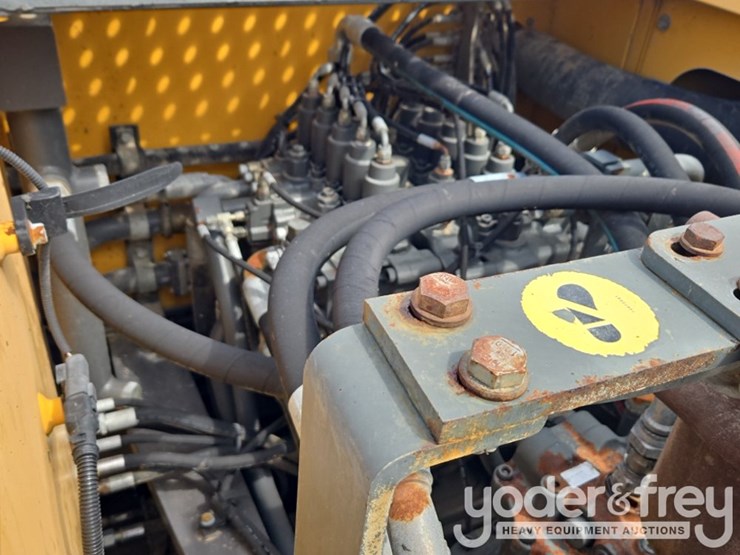 2015-volvo-ec350el-image-41