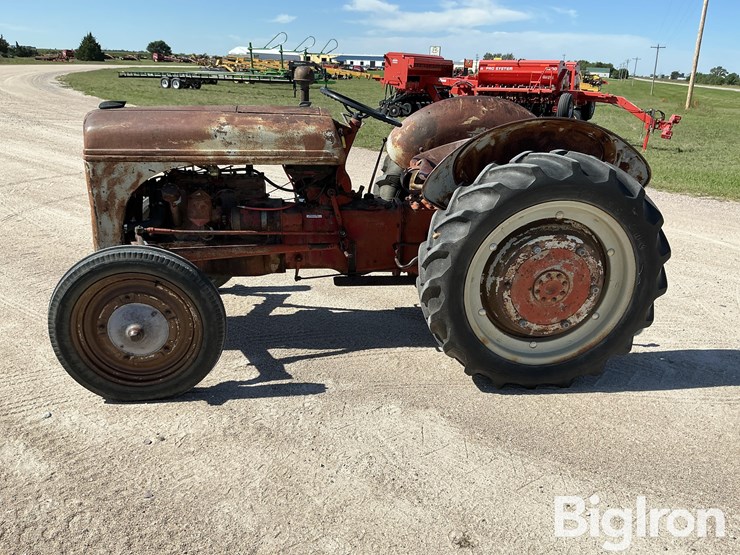 1944-ford-tractor-image-8