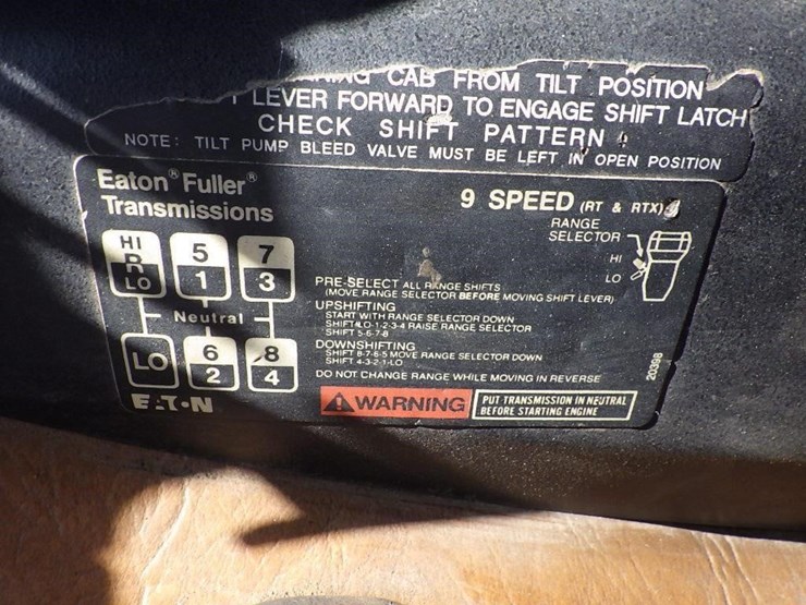 1995-freightliner-flb-t/a-truck-tractor-image-37