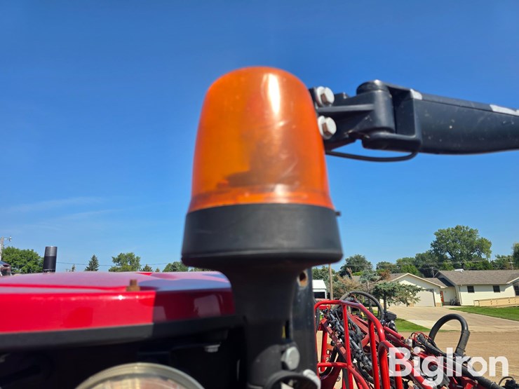 2019-case-ih-trident-5550-image-11