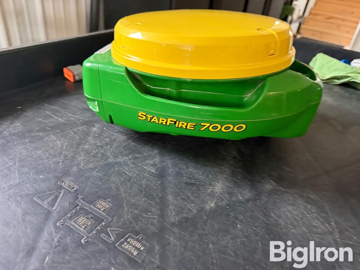 2024-john-deere-7000-image-10