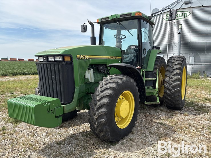 1995-john-deere-8200-image-1