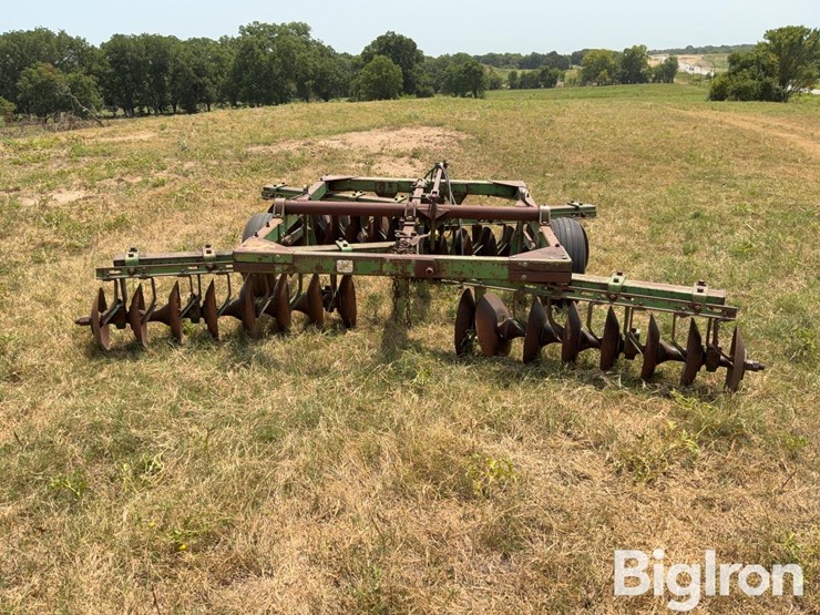 john-deere-12-image-6