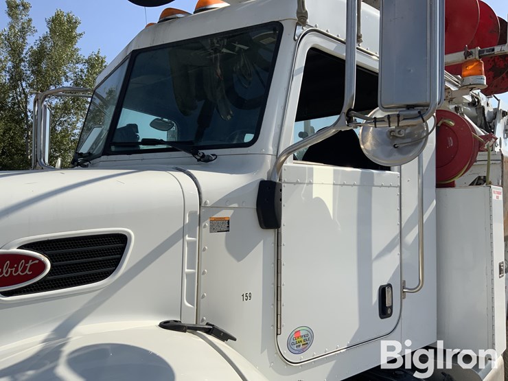 2013-peterbilt-348-image-9