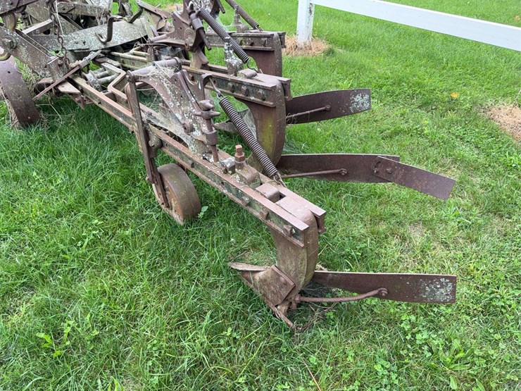 avery-3-bottom-self-lift-plow-image-7