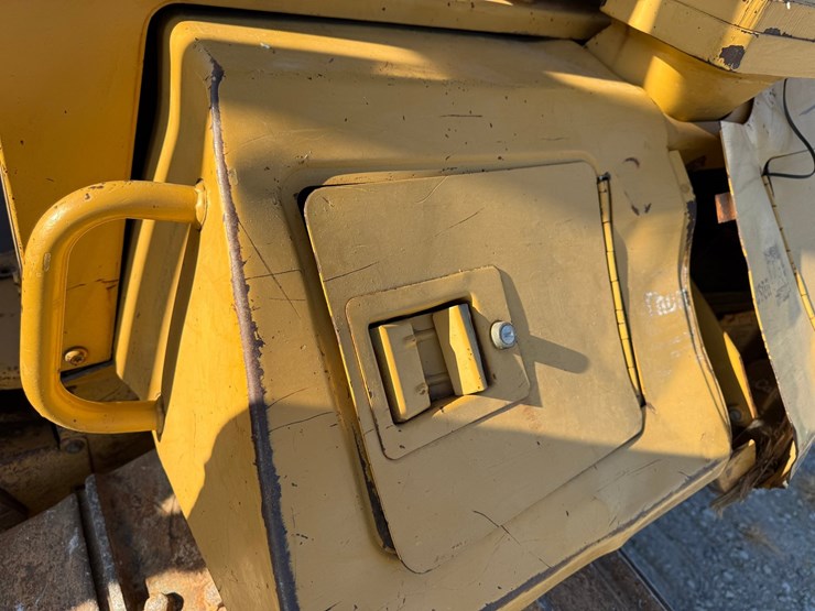 caterpillar-d6m-image-34
