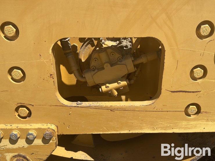 2009-caterpillar-cp56-image-14
