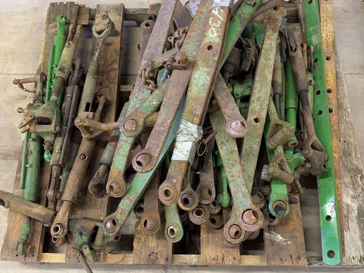 john-deere-dubuque-3-point-hitch-parts-image-1