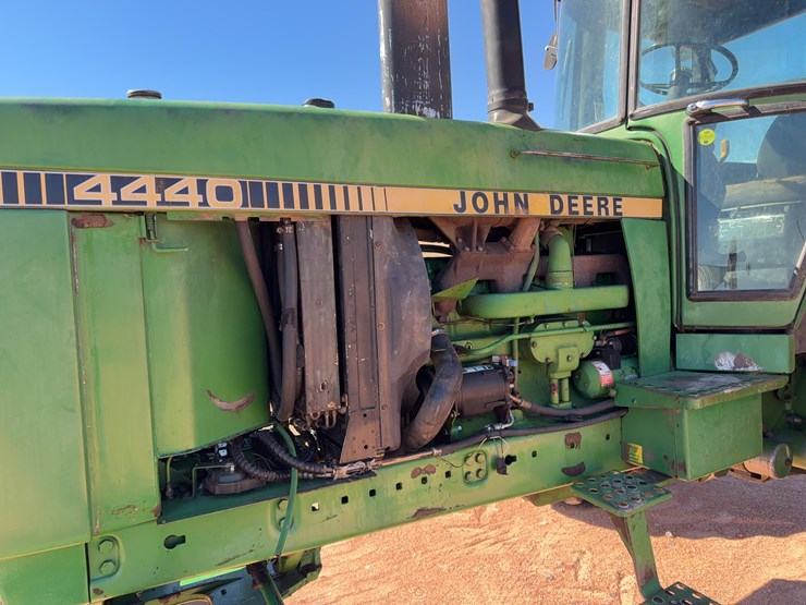 john-deere-4440-image-13