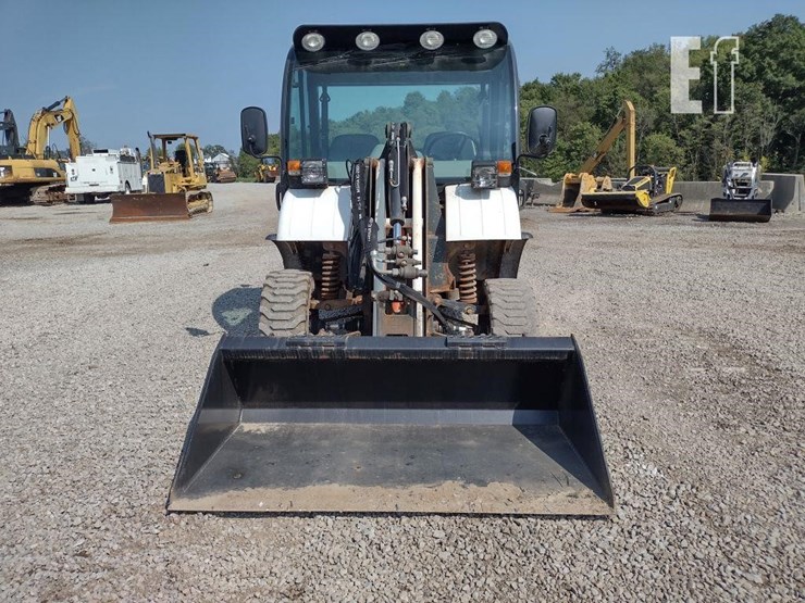 2021-bobcat-toolcat-5600-image-2