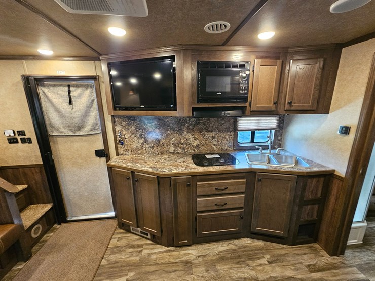 #21371-•-2021-lakota-charger-trailer-image-41