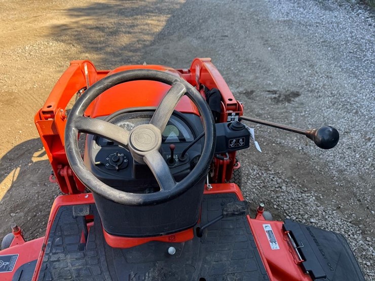 2014-kubota-bx2370-image-23