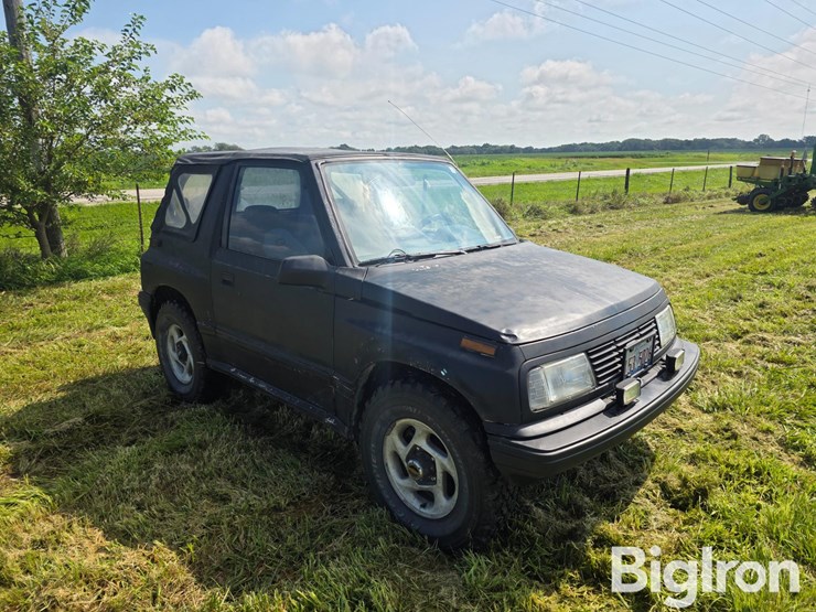 1995-chevrolet-tracker-image-3