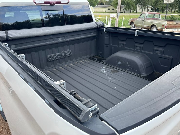 2020-chevrolet-1500-image-30