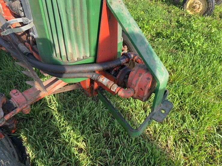 john-deere-320-image-17