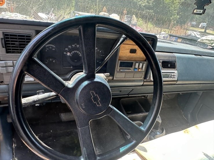 1989-chevrolet-cheyenne-2500-image-22