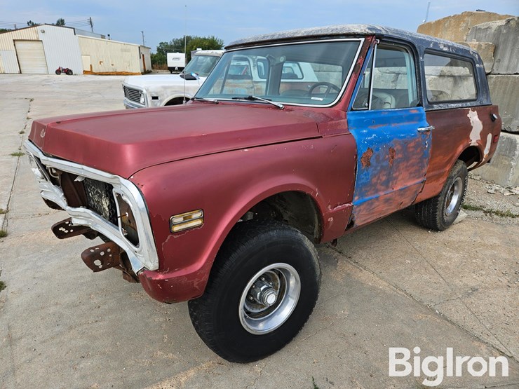1972-chevrolet-k5-image-1