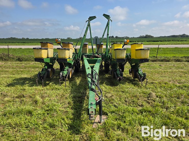 john-deere-7200-image-2