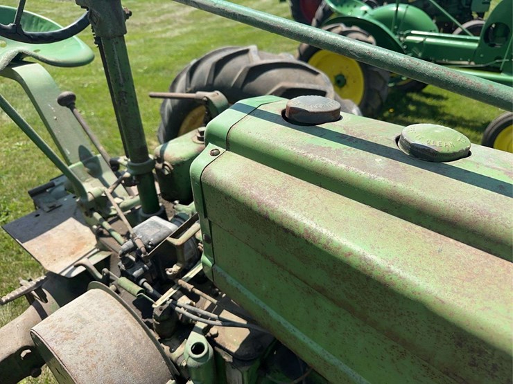 john-deere-h-image-32