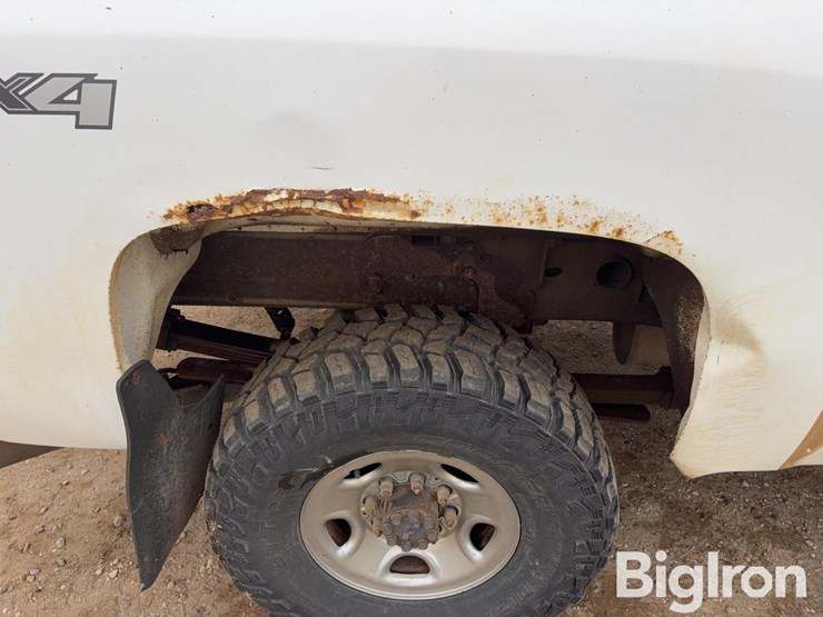 2009-chevrolet-silverado-2500-image-16