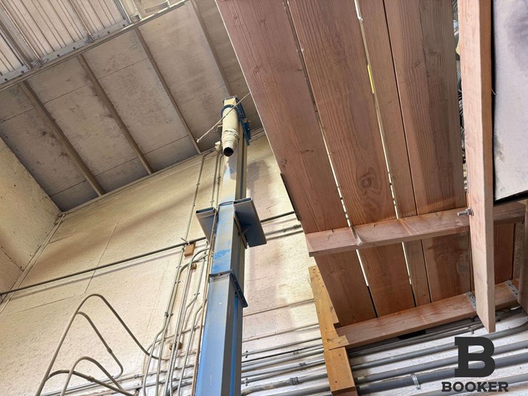 2010-universal-industries-b3-200x20-seed-elevator-image-8