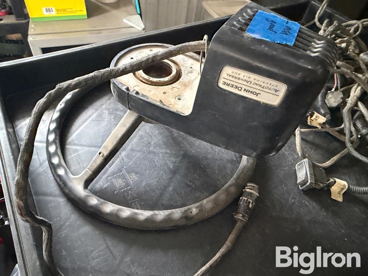 2017-john-deere-200-image-13