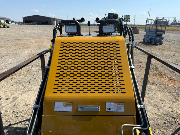 #83-•-unused-2026-agt-mx-crt23-stand-on-tracked-loader-mxcrt232026j00585-inv#4564-image-11