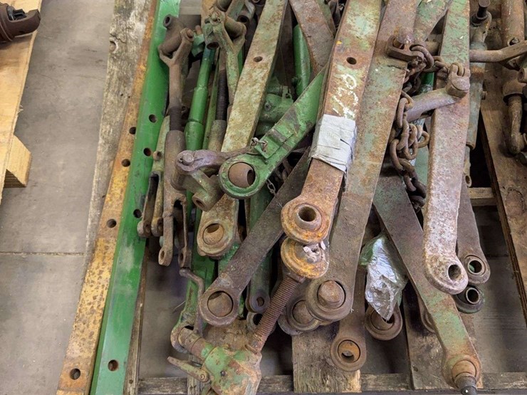 john-deere-dubuque-3-point-hitch-parts-image-4
