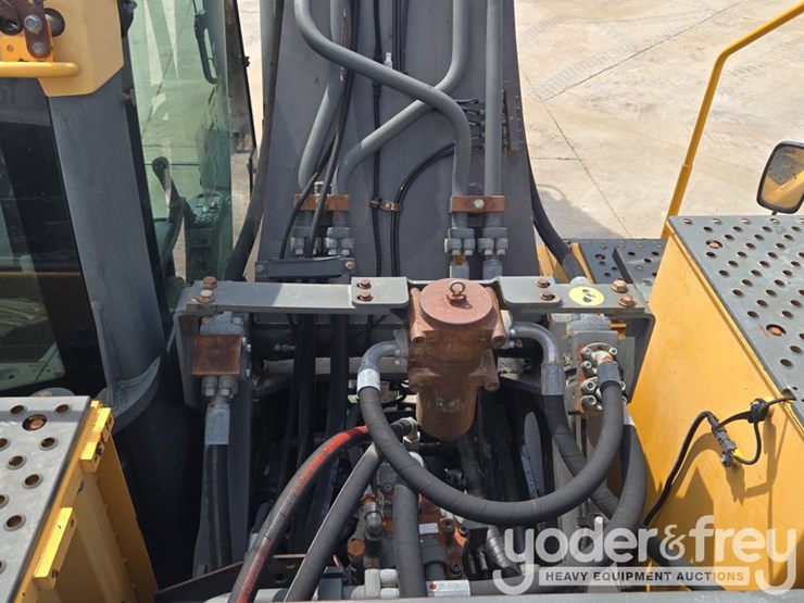 2015-volvo-ec350el-image-50