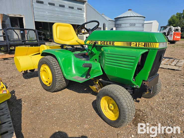 1980-john-deere-212-image-3