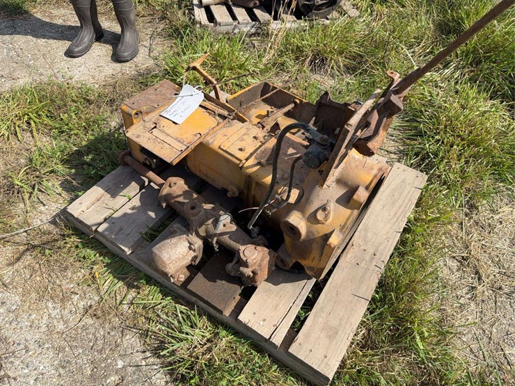 john-deere-440-transmission-image-2