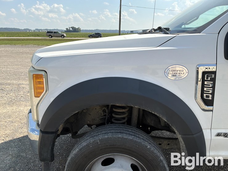 2017-ford-f550-xl-image-16